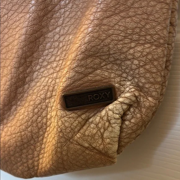 Roxy Tan Leather Shoulder Bag - Picture 2 of 6